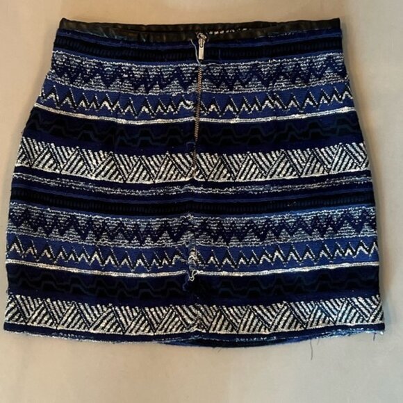 Zara Blue Pattern Mini Skirt - Picture 2 of 13